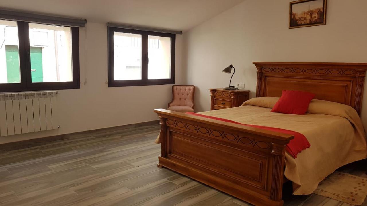 Apartamentos Las Huertas Villamiel Exterior photo
